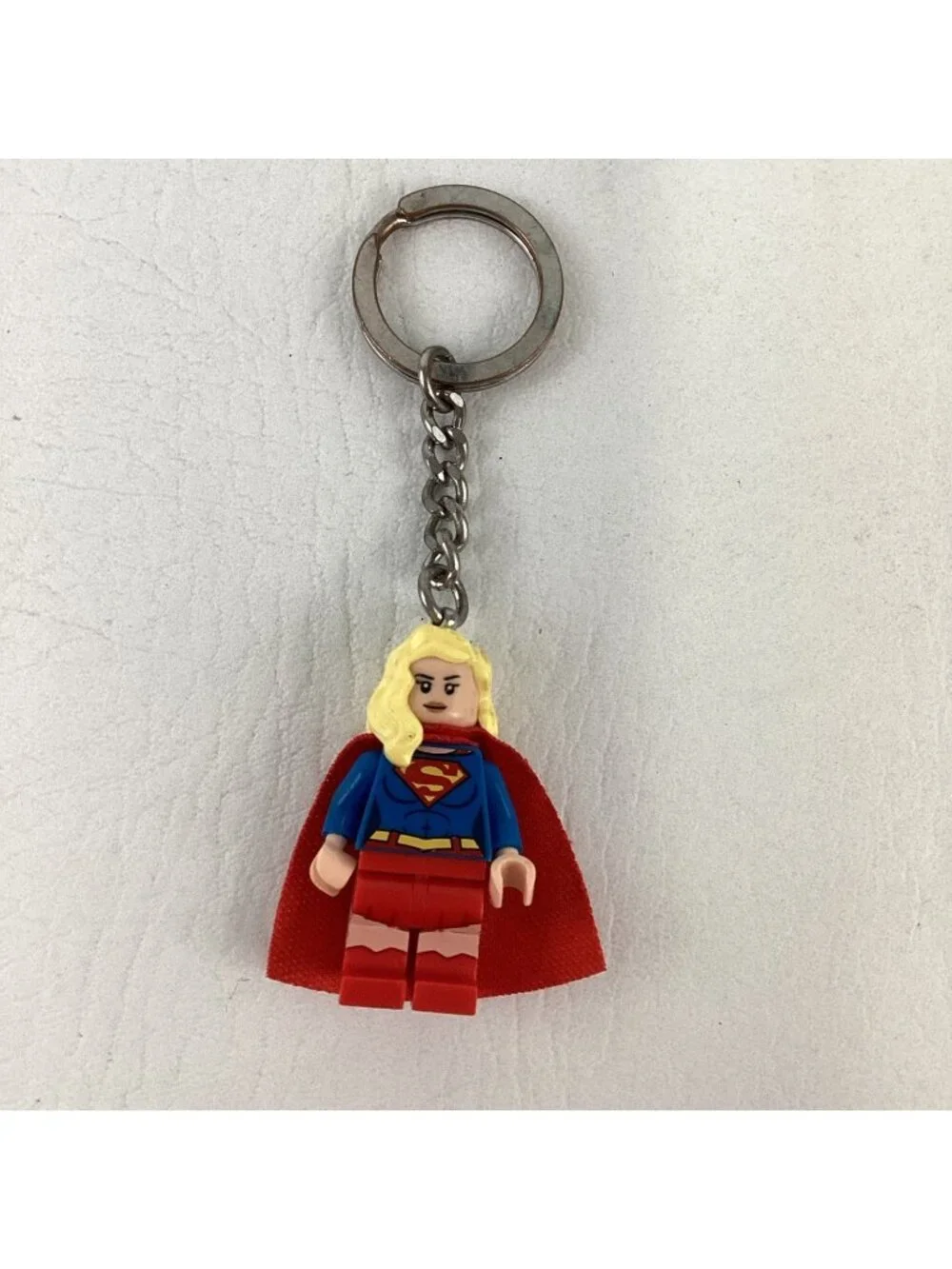 Lego DC Comics Super Hero Supergirl Keychain Minifigure Poseable Dangler Cape